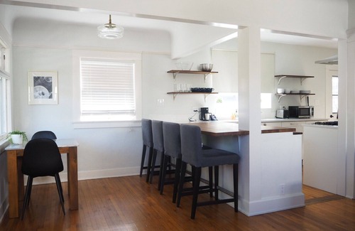 University Heights Casa | Entire House * Modern Bungalow * Excellent Location