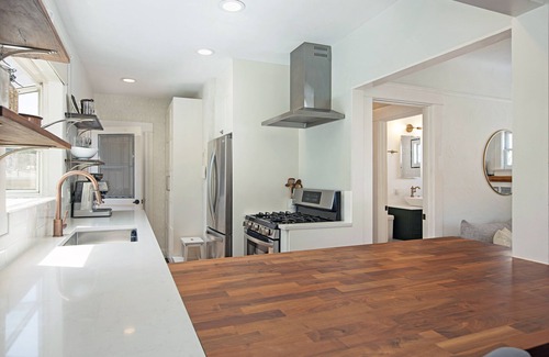 University Heights Casa | Entire House * Modern Bungalow * Excellent Location