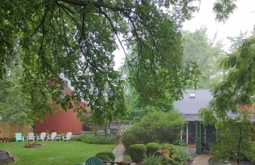 Utica Cama Y Desayuno | entire landers house, 4 bed,3.5 bath, sleep 8, no pet