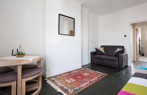 Harlesden Apartamento | Entire luxurious flat sleeps 4 persons