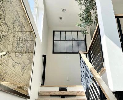 Villa Park Casa | Entire Luxury Home I Sleeps 8 I 10min To Downtown