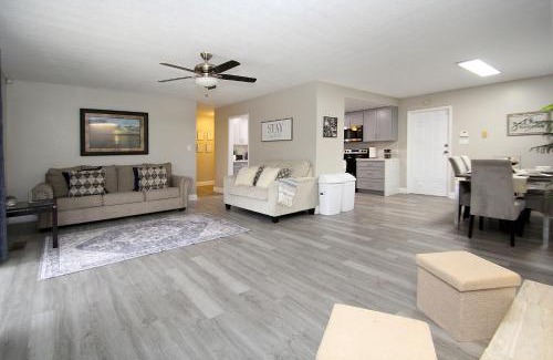 Raisin Casa | Entire Magill House by RiverPark
