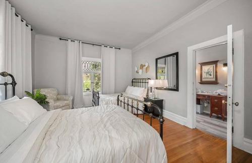 Spokane Apartamento | Entire Main level of Beautiful Historic Home