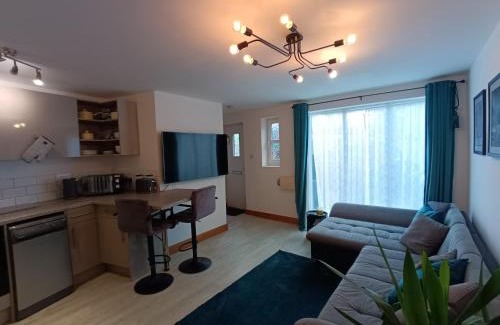 Alverstoke Apartamento | Entire modern cottage close to beach - Pet friendly