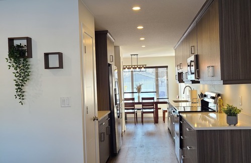 Regina Casa | ENTIRE NEW-BUILD SPACIOUS MAIN FLOORS EAST REGINA!