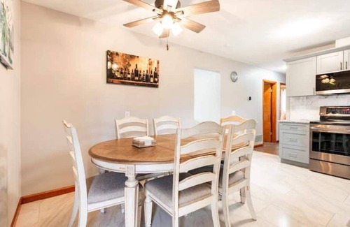 Buechel Casa | Entire Private Family Home - Minutes to Expo Center, Bourbon Tours, Derby