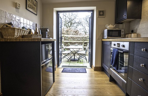Hanmer Cabaña | Entire stable block in Warwickshire countryside