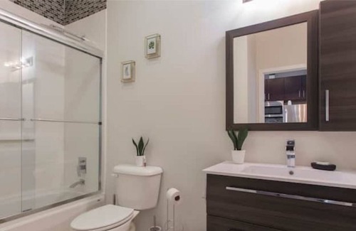 Passyunk Square Apartamento | 𝐄𝐍𝐓𝐈𝐑𝐄 𝐒𝐓𝐔𝐃𝐈𝐎 𝐋𝐔𝐗 PET Friendly 𝐍𝐞𝐭𝐟𝐥𝐢𝐱 𝐀𝐂 𝐖/𝐃 𝐖𝐈𝐅𝐈