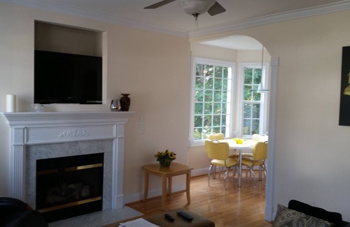 Fuquay-Varina Casa | Toda la casa ordenada y acogedora 2/1 en una ubicación privilegiada