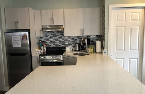 Harvie Heights Casa | Entire Townhouse, 2 BR, Hot tub, 3 min to Banff