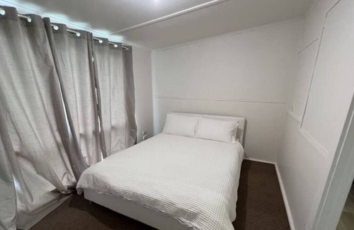 Grafton Casa | Entire two Bedroom Cottage with Massive private yard
