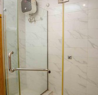 Independence Layout Apartamento | Enugu-LuxVilla 4 BEDROOM LUXURY DUPLEX