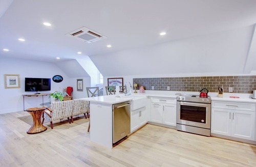 Charleston Historic District Condominio | 3Bed / 2Bath Oasis moderno en el corazón de la historia
