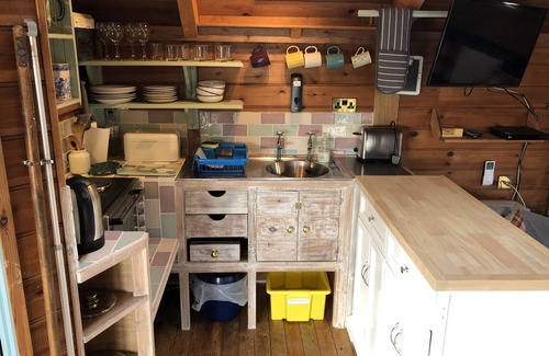 Porkellis Cabina | Enys barco - let vacaciones única y peculiar en el corazón de Cornwall rural