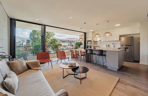 Lalinde Apartamento | |EP| Spacious Apt W/Desk, Balcony, pool/ Views