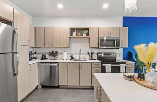 Rogers Condominio | Epic 1BR + Pool | Gym + Yoga | LCP Collection