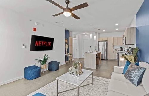 Rogers Condominio | Epic 1BR + Pool | Gym + Yoga | LCP Collection