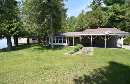 Whitewater Region Cabaña | Epic Sunsets - Waterfront Cottage 4 Bedrooms, 2 Bathrooms