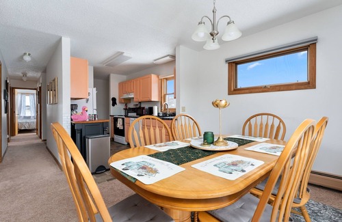 Eastern Vermont Casa | Epic View of Elmore Mountain - 20 min to Stowe