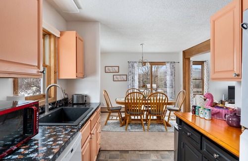Eastern Vermont Casa | Epic View of Elmore Mountain - 20 min to Stowe