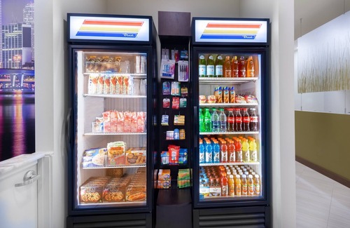 Seybold Apartamento | Suite equipada con transporte gratuito al aeropuerto a MIA | Desayuno gratis + acceso a la piscina