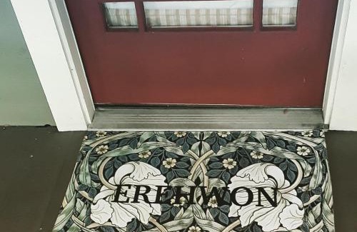 Seminole Heights Casa | EREHWON RETREAT Private ELEGANT LIVING