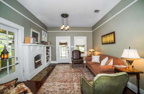 Seminole Heights Casa | EREHWON RETREAT Private ELEGANT LIVING