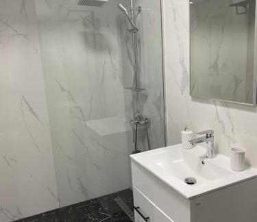 Mamaia-Sat Apartamento | Eric Apartment