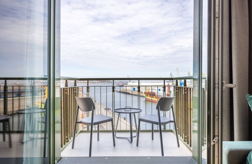 Wismar Apartamento | Erstklassiges Hafen-apartment mit Balkon, Saunanutzung und Großartigem Ausblick!