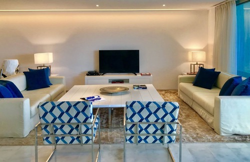 Cap Martinet Casa | Apartamento de lujo exclusivo de 4 dormitorios, playa de Talamanca, Es Pouet, a 5` de Ibizatown