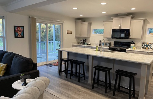 Gladstone Casa | Escanaba River Modern Retreat 10 Min to Town