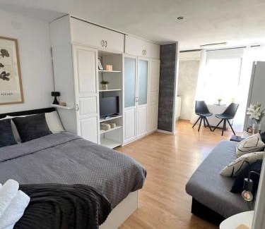 La Pineda Apartamento | Escapada Romántica con Vistas al Mar Piscina