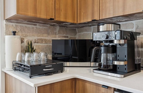 Chambly Apartamento | Escapade Chambly | 4BR Spa Retreat