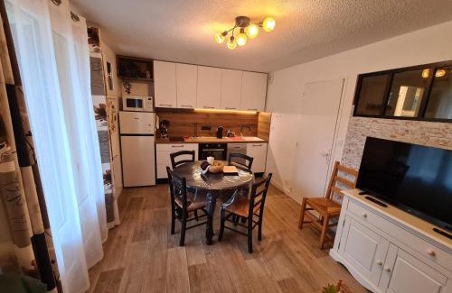 Bielle Apartamento | Escapade Montagne en Famille, appartement cosy avec piscine couverte