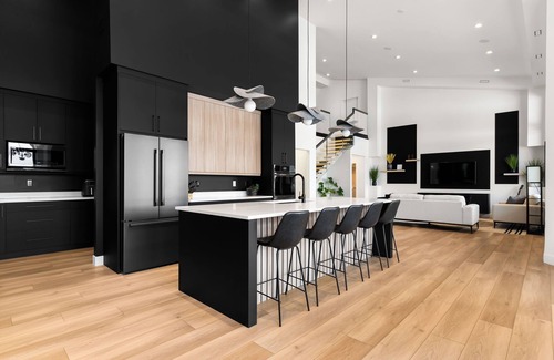 White City Casa | Escape into the ultimate relaxation in this stunning home.