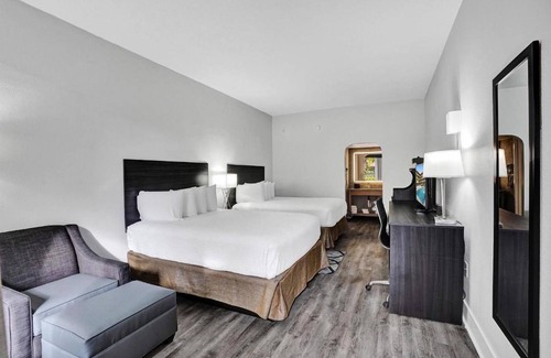 Downtown Hollywood Hotel | Escape to 2 Spacious Room, Perfect weekend getaway near attractions and beach