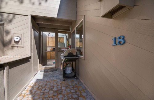 Tennis Village Casa | Tennis Village 18 - Sunriver Alquileres vacacionales por Sunset Lodging: 2 dormitorios, 2 baños Adosado en Sunriver, capacidad para 6