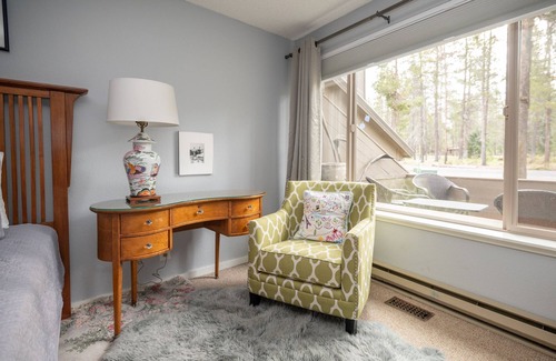 Tennis Village Casa | Tennis Village 18 - Sunriver Alquileres vacacionales por Sunset Lodging: 2 dormitorios, 2 baños Adosado en Sunriver, capacidad para 6