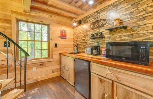 German Cabina | Escape to Nature: Secluded McDonough Cabin!