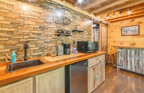 German Cabina | Escape to Nature: Secluded McDonough Cabin!