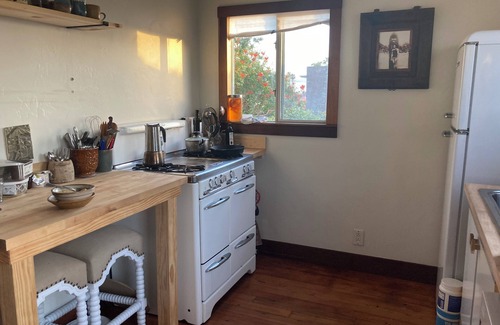 San Clemente Cabaña | Escape to our enchanting Beach Cottage Oasis with its own private pool and spa.