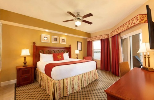 Florida Central Atlantic Coast Complejo | Escape to Our Resort in Orlando,s Entertainment Hub Near Theme Parks & Shopping!