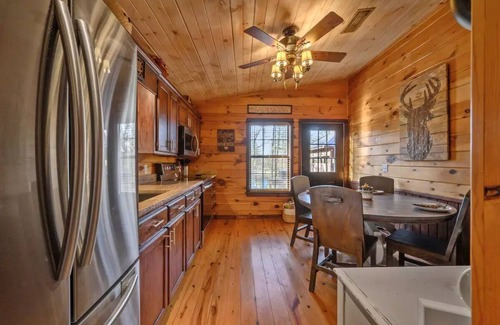 Hochatown Cabina | Escape to Robin's Nest