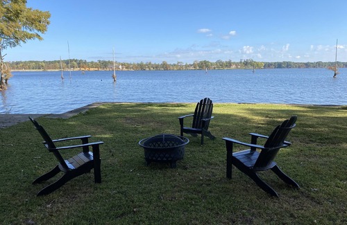 Farmerville Casa | Escape to Serenity Lake House on Lake D'Arbonne, Fire Pit, Porch and Boat House
