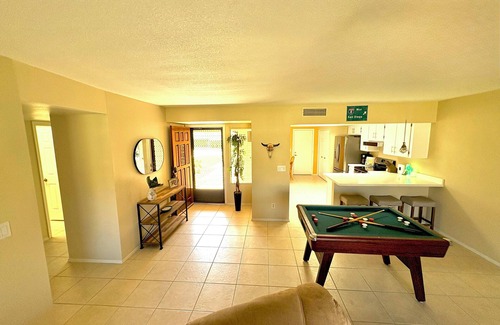 Westbrook Village Condominio | Escape to Sunny Phoenix!