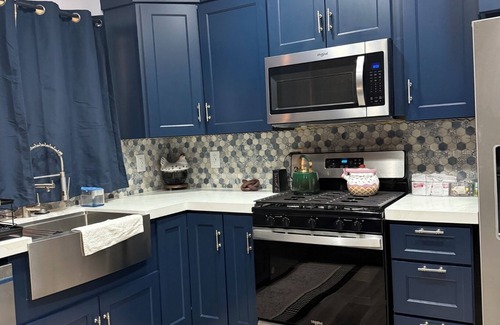 Duck Creek Village Cabina | Escape to the mountains in our luxurious 3-story cabin, perfect for families!!!!