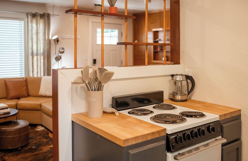 Phoenix Casa | Escape to this artsy 2-bedroom MCM Guesthouse in charming Phoenix, OR. Unwind in the luxurious spa soaking tub after exploring Southern Oregon. Features high-end design for a stylish, quiet retreat.