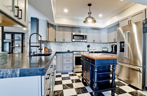 River District Casa | Escape to Villa Manteago: Resort-Style Estate with Pool, Spa, and Game Room, Minutes from Bradenton!