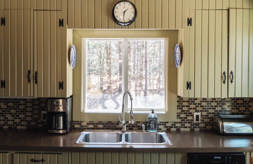 New Richmond Cabaña | Escape to your cozy 2-bedroom cottage near Lake Michigan