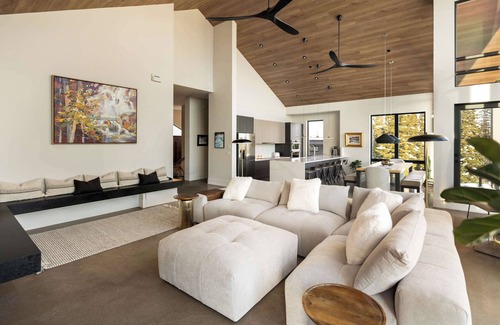 Big White Ski Resort Chalet De Esquí | Escapology | Private Hot Tub & Ski In/Ski Out